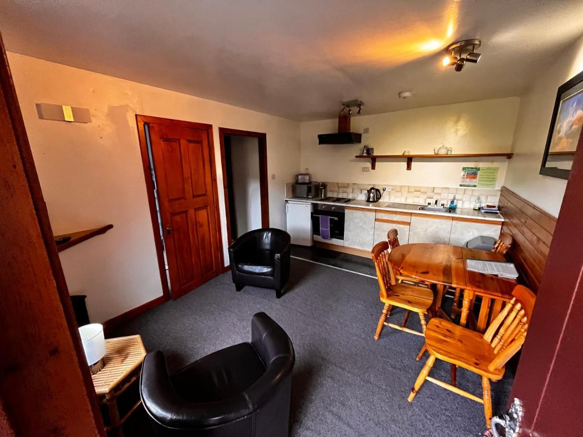 Snowgoose Apartments & Bunkhouse Fort William Exterior foto